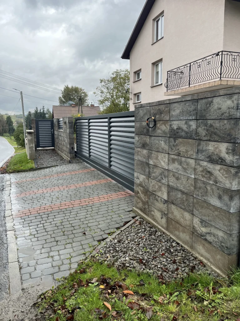 Realizacja Euro Fences: Louvre – Blizne 10.2025 - Blizne (zdjęcie 5)